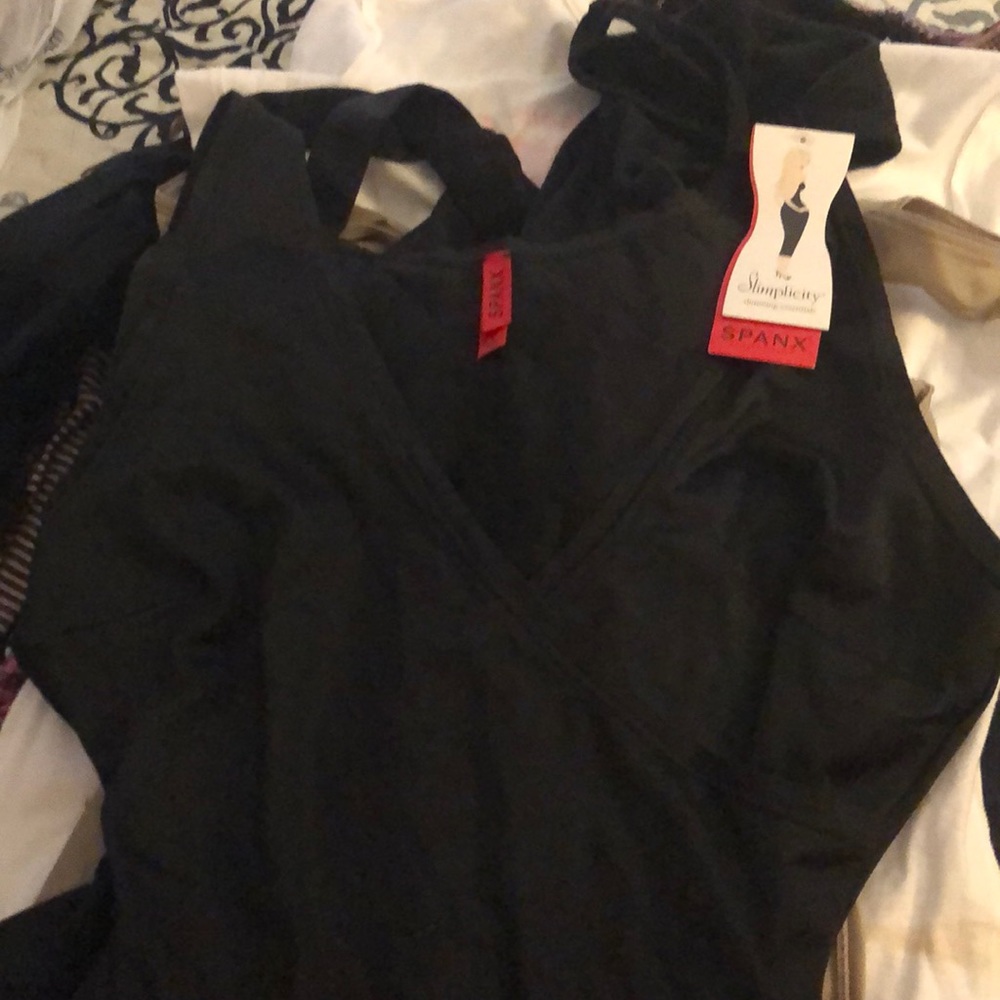 Spanx simplicity cross over tank